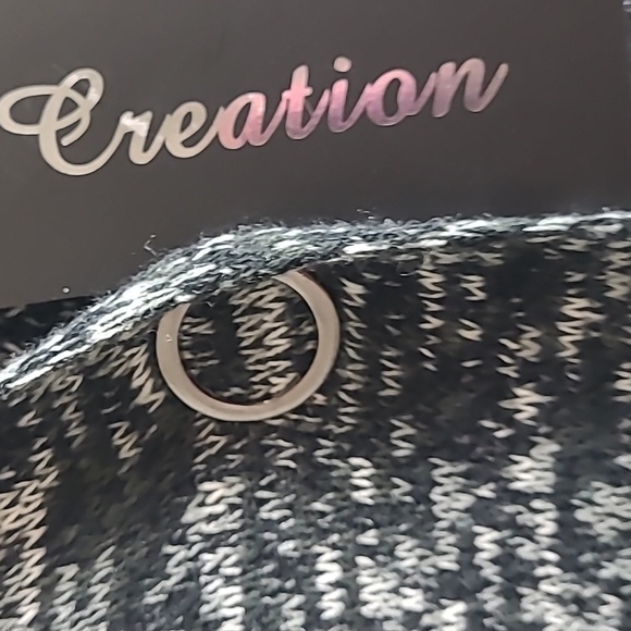 Creation Black and White Women's Sweater Small But Oversized - Picture 3 of 8